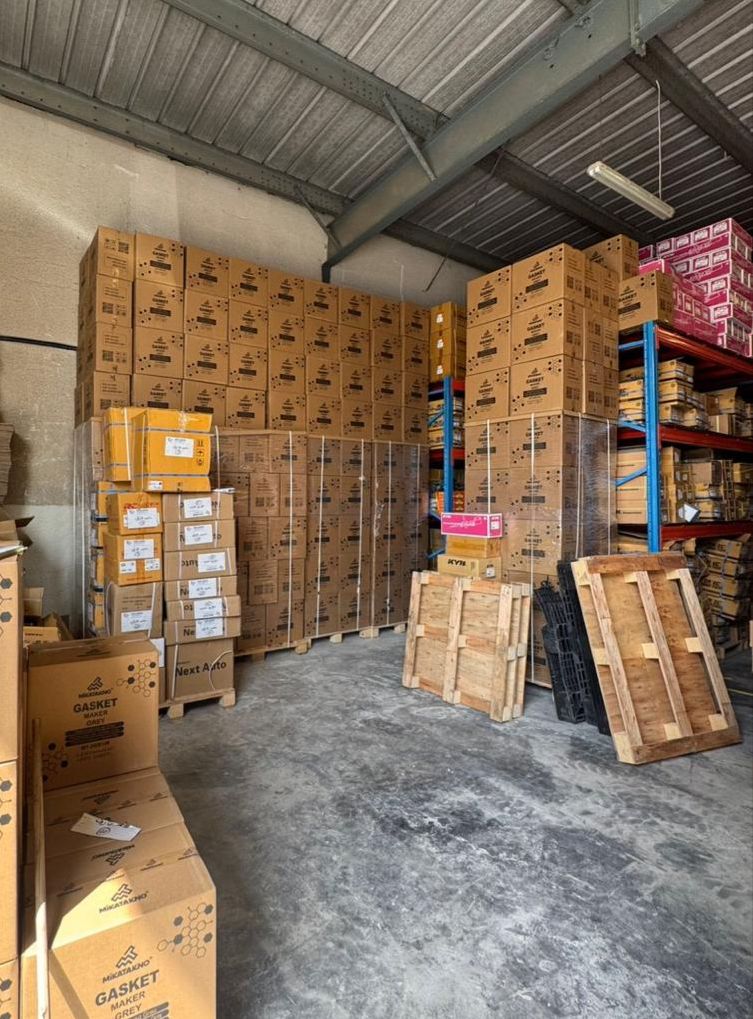 Warehouse (golden-chains) - View 1