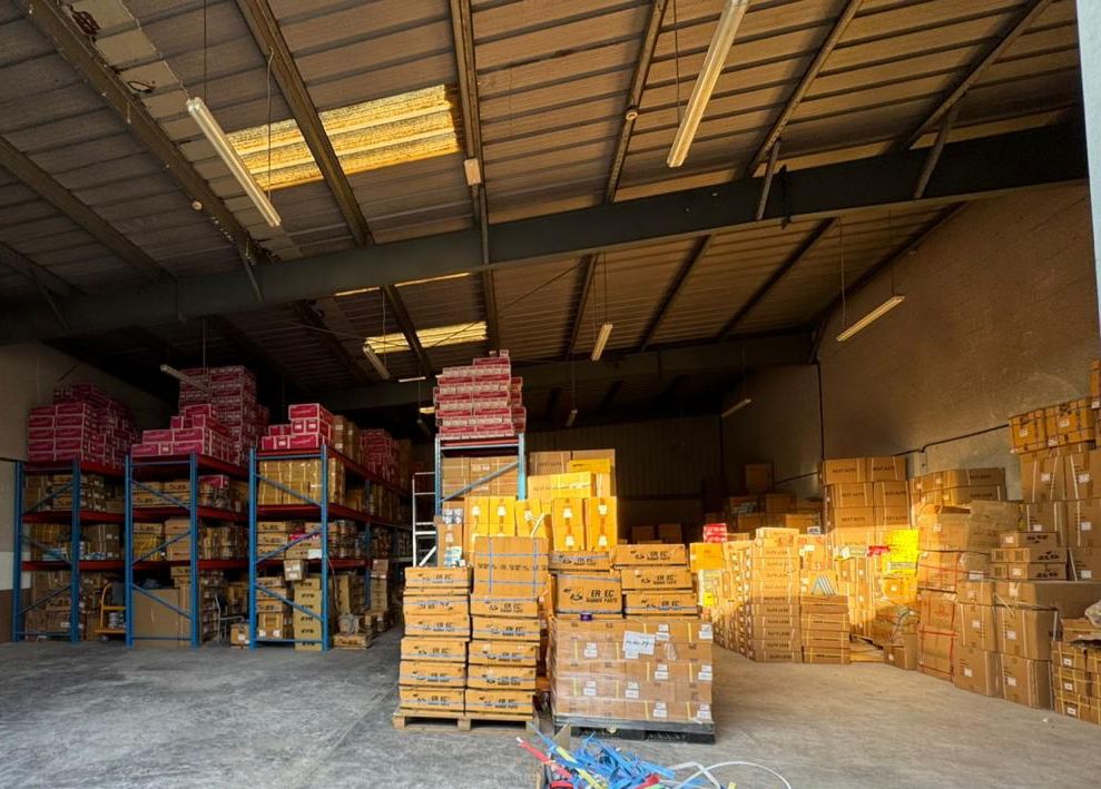Warehouse (golden-chains) - View 3